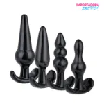 La imagen representa un kit de 4 plug anal de silicona