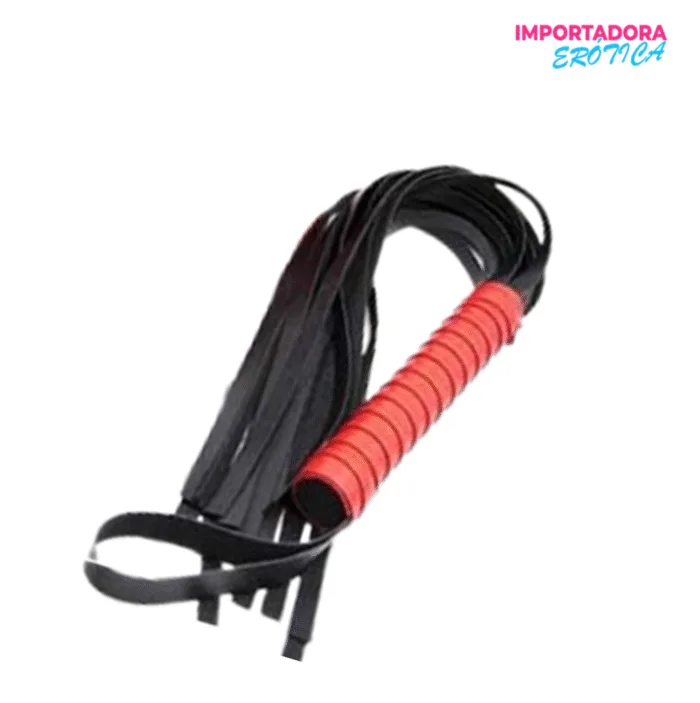 La imagen describe un látigo bondage rojo para juegos BDSM bondage