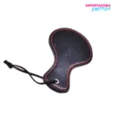 La imagen representa una paleta para nalgadas bondage bdsm para dominación